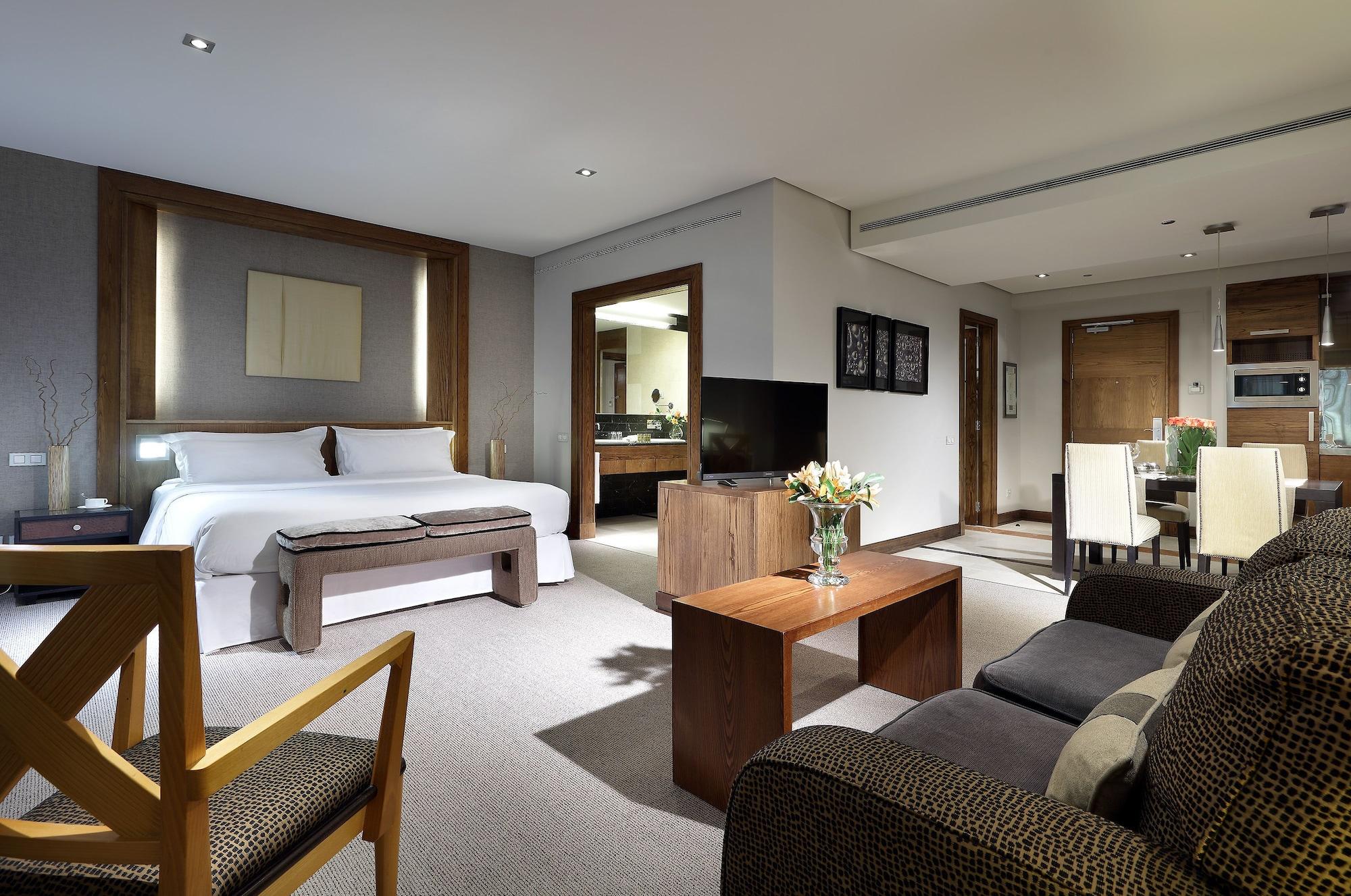 Eurostars Suites Mirasierra Madrid Exterior foto A suite at the Conrad London St. George's Wharf