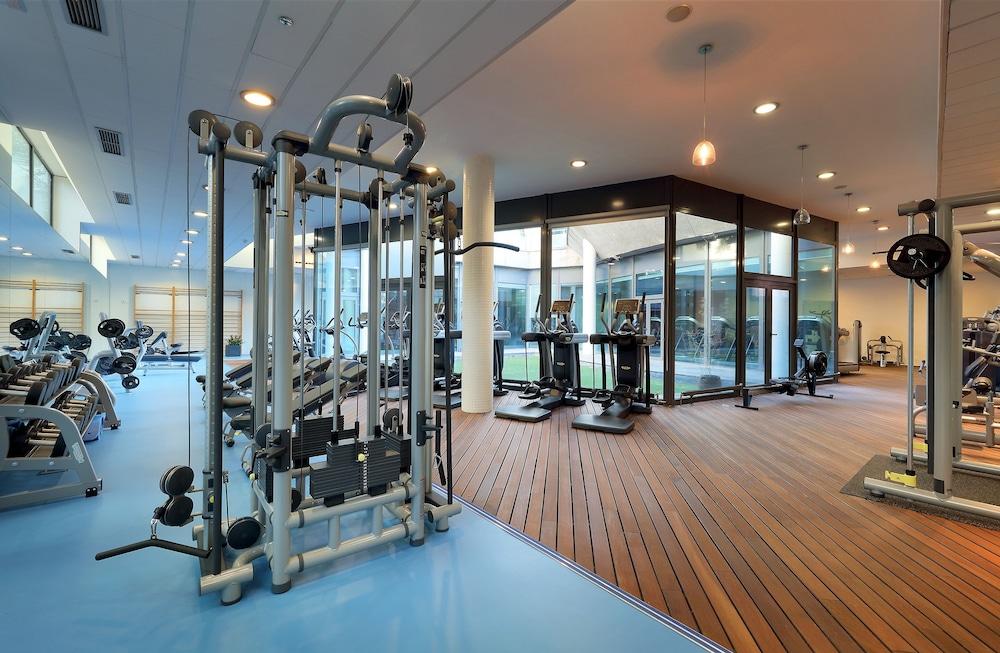 Eurostars Suites Mirasierra Madrid Exterior foto The gym at the hotel
