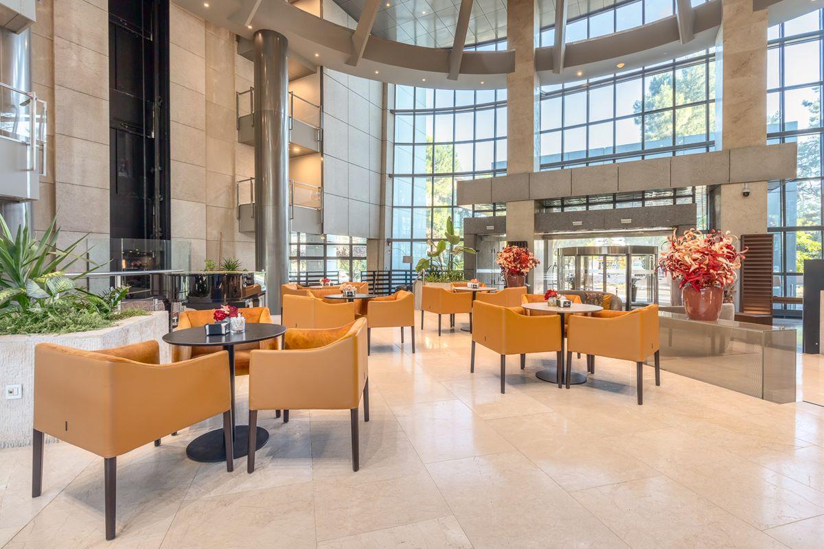 Eurostars Suites Mirasierra Madrid Exterior foto Lobby